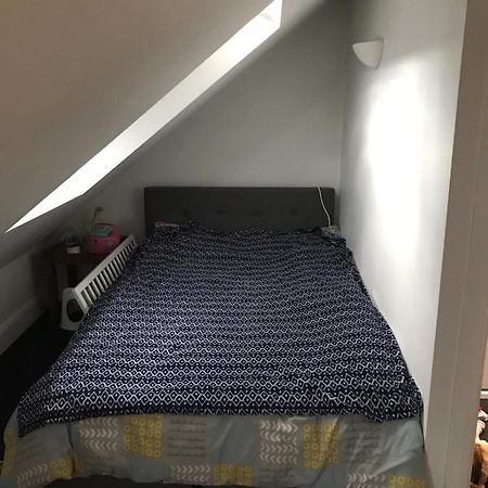 2 X Double Rooms In Cheam エクステリア 写真