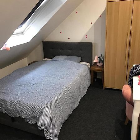 2 X Double Rooms In Cheam エクステリア 写真